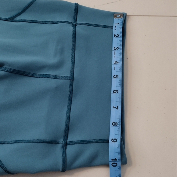 Lululemon Blue Low-Rise Cropped Ankle Length Workout Athletic Leggings Size 2 - Picture 9 of 15
